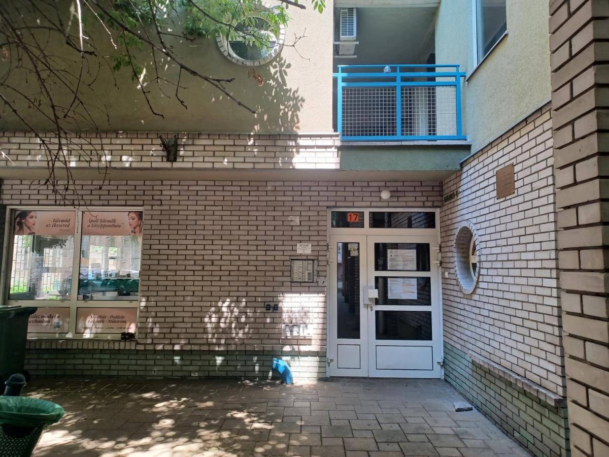Liliom Apartment With Free Parking Space ブダペスト エクステリア 写真